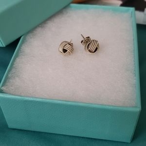 🥰 Sold🥰 Tiffany & co somerset stud earrings